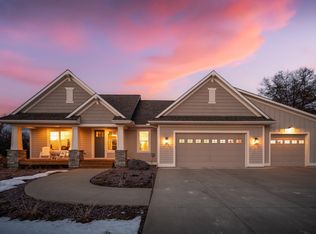 24111 Rice Lake Dr, Lakeville, MN 55044