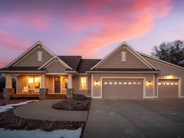 24111 Rice Lake Dr, Lakeville, MN 55044
