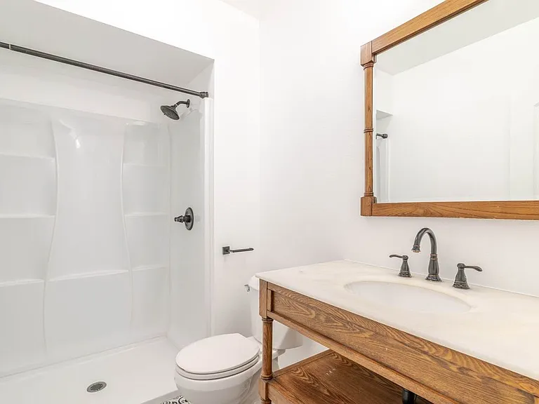 5630 Craner Ave — Photo 20