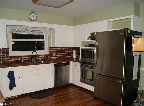 3rd image of 611 N Azalea Blvd