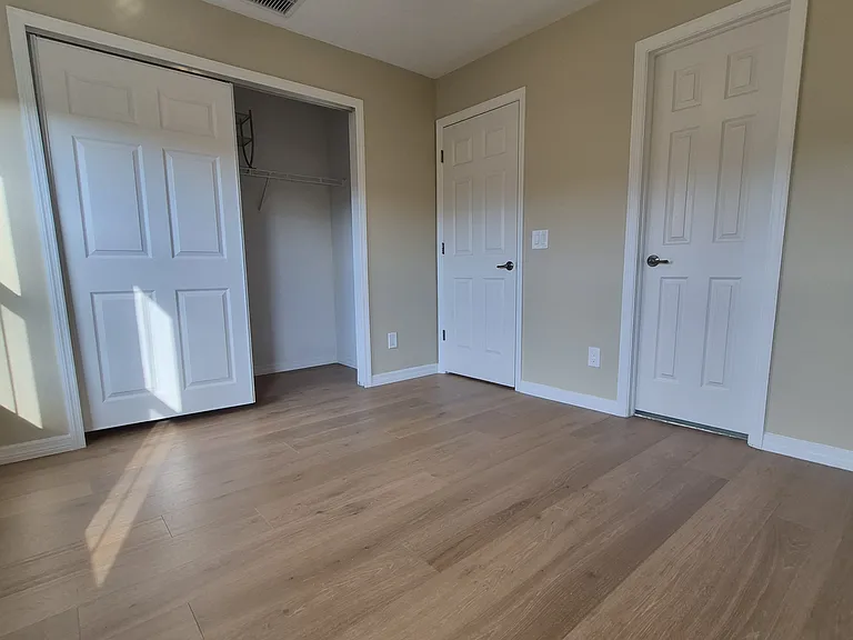 8666 Majestic Elm Ct — Photo 20