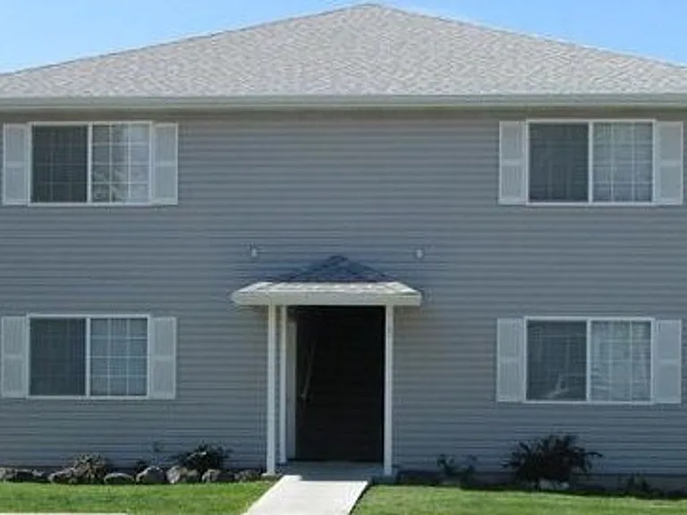 875 N 3 E — Photo 1