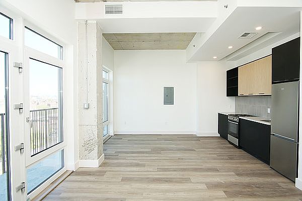 1st image of 22 Prescott Pl #7A