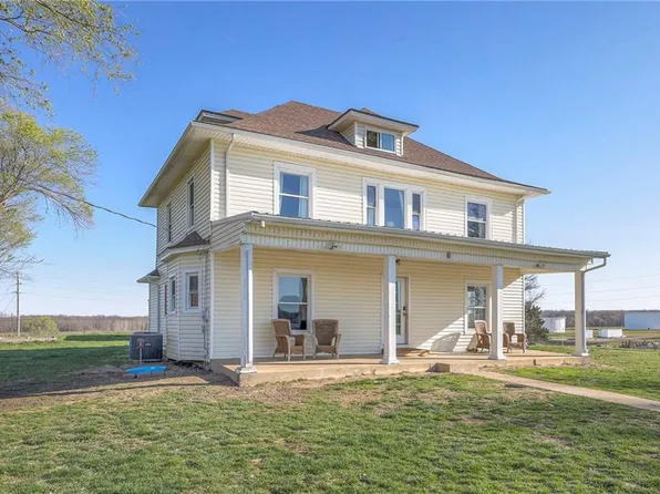 604 E Main St, Freeman, MO 64746