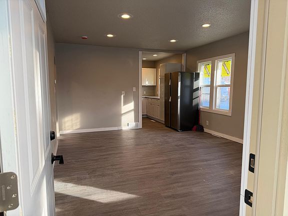 4th image of 3015 33rd Ave S