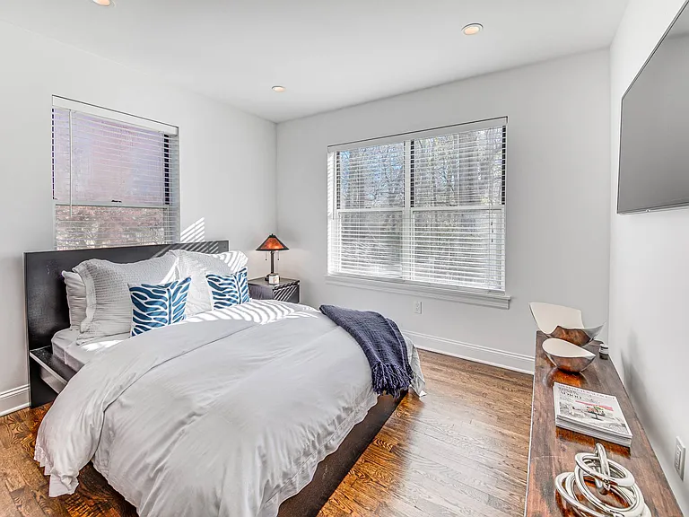 200 Woodbine Dr — Photo 9