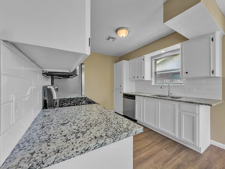 5705 Crest Pebble Dr — Photo 4
