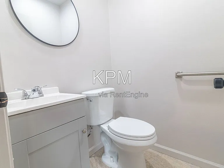 4248 E 4th St — Photo 19