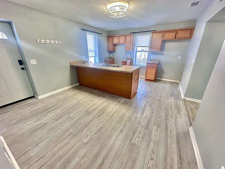1751 Clara St — Photo 21