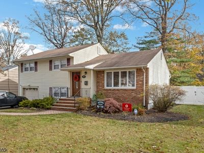 35 Crestmont Rd, West Orange, NJ, 07052