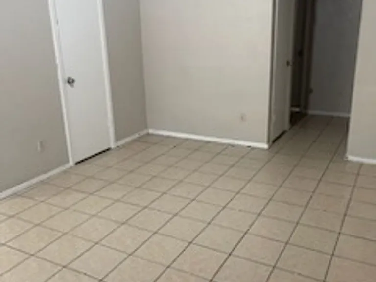 2701G Poplar Cir — Photo 2