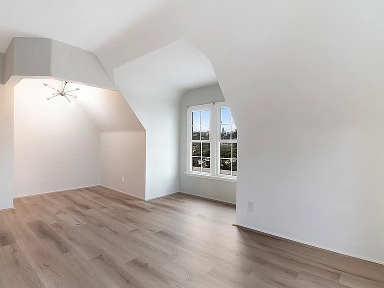 934 Highline Rd — Photo 22