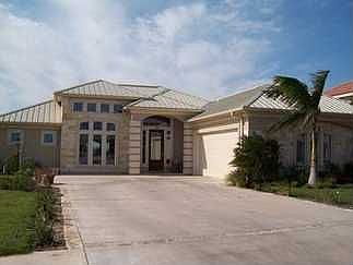 2nd image of 130 Oleander Dr