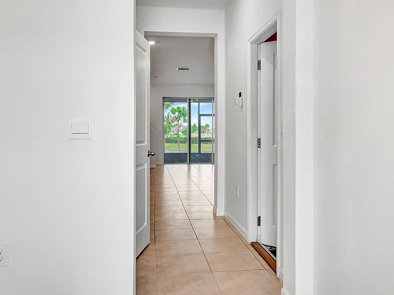 136 Mangrove Shade Cir — Photo 11
