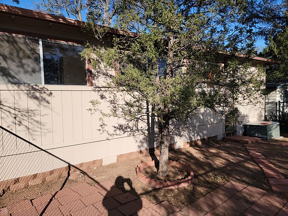 3rd image of 304 E Sherwood Dr