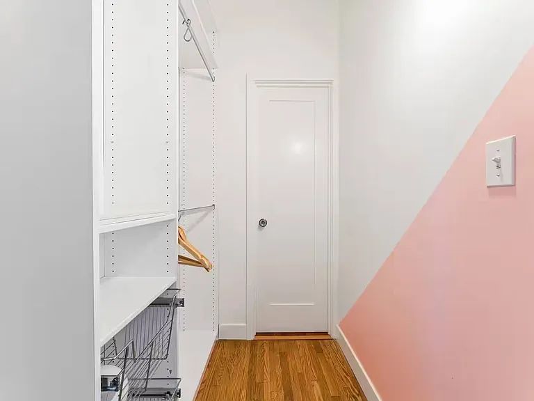 3795 Fredonia Dr — Photo 44