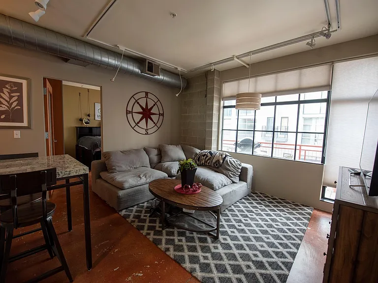 336 W Broadway #310 — Photo 2