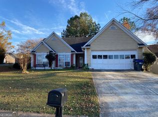2800 Camelot Woods Dr, Lawrenceville, GA 30044
