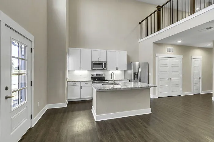 8 Tolar Rd — Photo 6