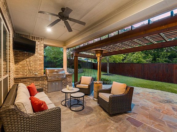 2nd image of 3903 Clarkway Pl