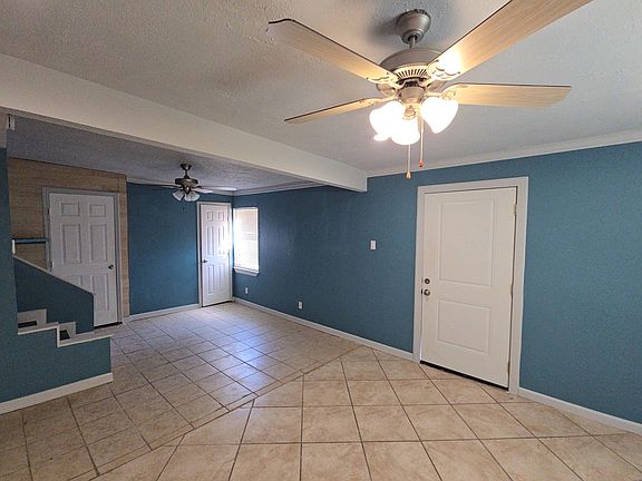 3rd image of 9010 Linda Vista Rd #B