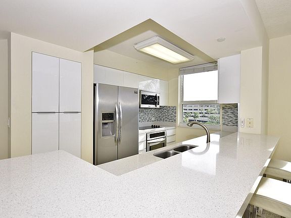 4th image of 19501 W Country Club Dr APT 313A