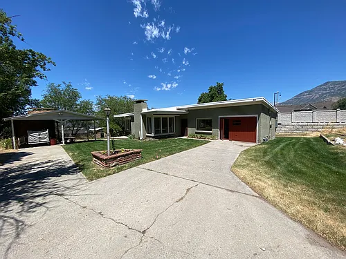 190 W Harcliff Cir Photo 1
