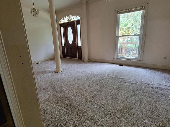 4th image of 30 Ormsby Ct