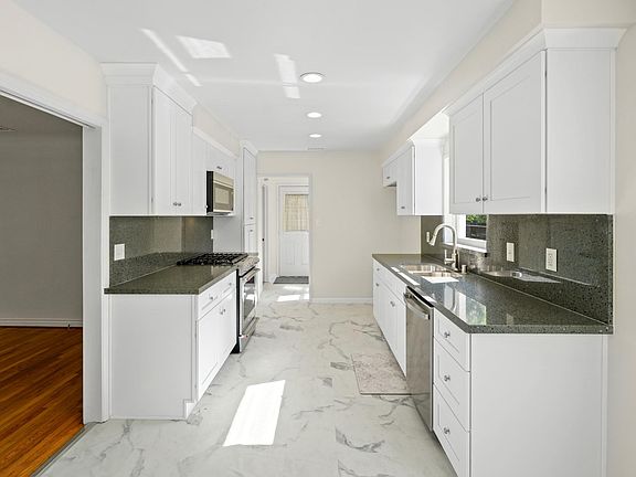4th image of 306 E I St