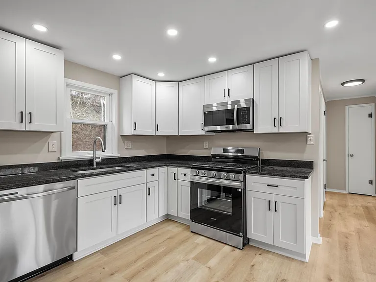 263 Maryellen Dr — Photo 8