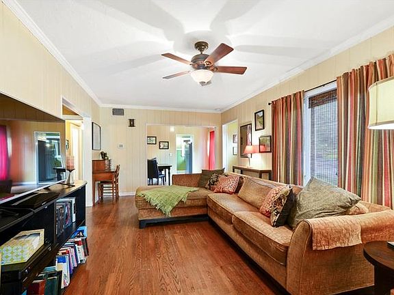 3rd image of 210 E Copeland Dr