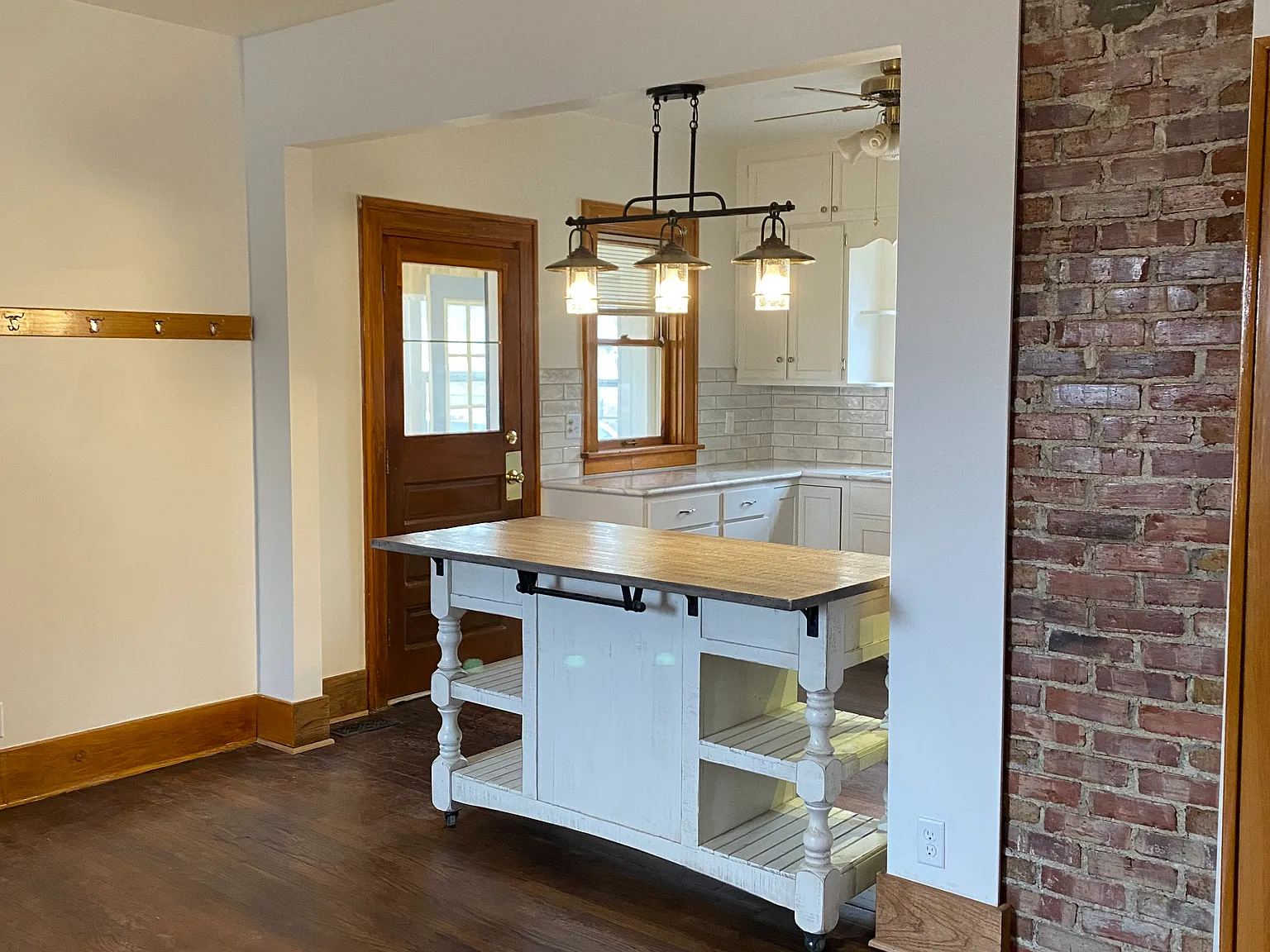 4 bed, 1500 sqft, $2,450 — Photo 2