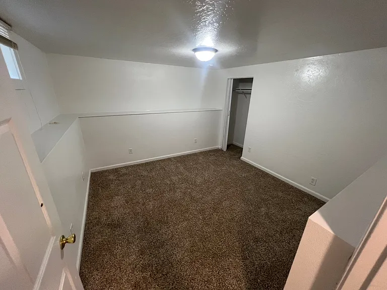 216 Alderson Ave — Photo 14