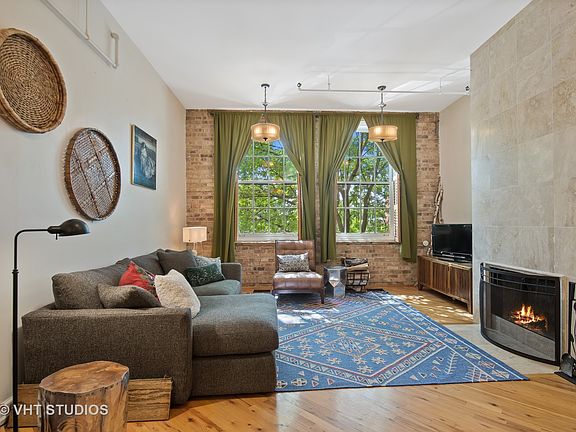 3rd image of 5235 N Ravenswood Ave APT 27