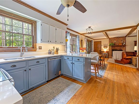 3rd image of 8393 Brittewood Cir