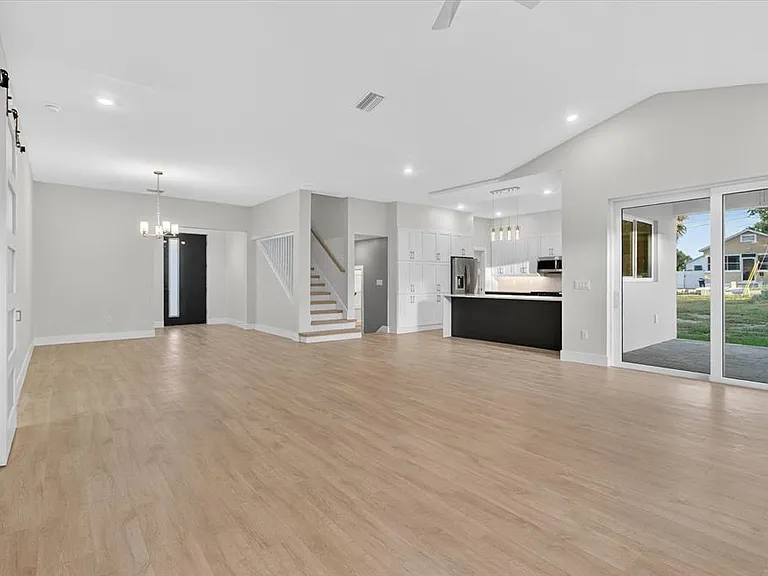 207 Athens St — Photo 22