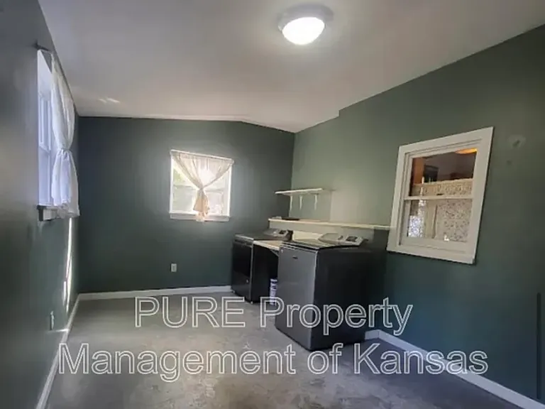 707 Liberty St — Photo 9