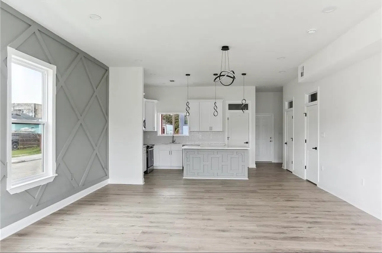 4 bed, 3.5 bath, 2000 sqft, $3,200 — Photo 2