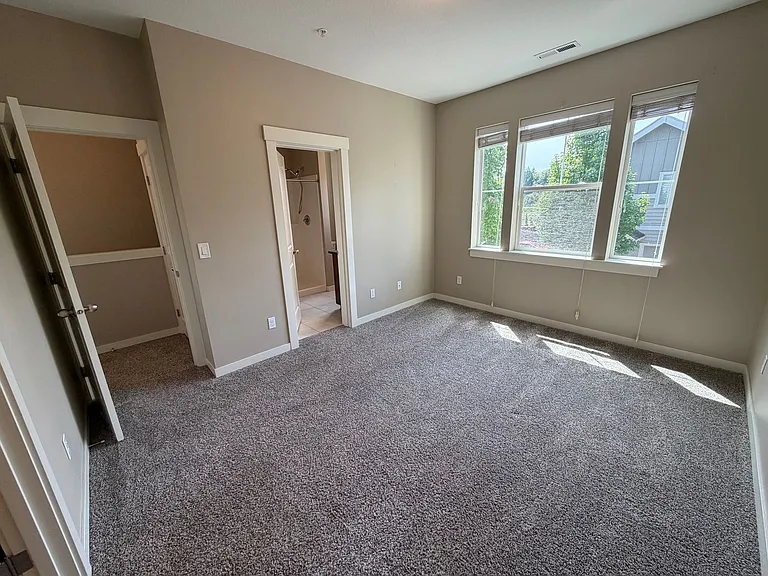 10460 SW Wilsonville Rd #6 — Photo 11