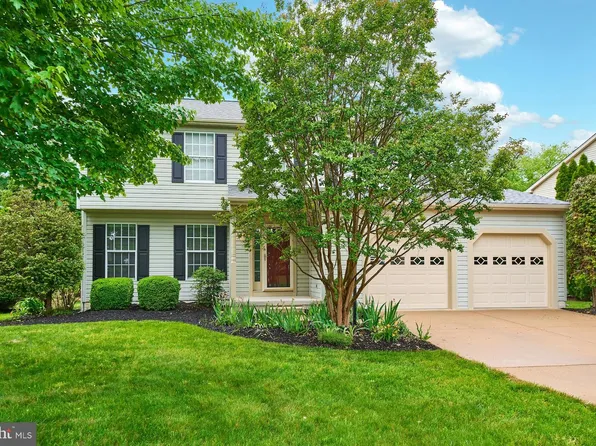 2314 Colts Brook Dr, Reston, VA 20191