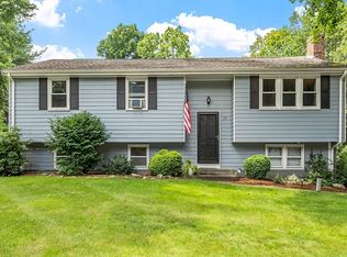 15 Pleasant St, Upton, MA 01568
