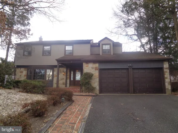 7 Forest Hill Dr, Cherry Hill, NJ 08003