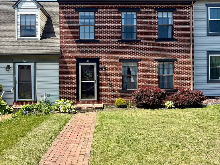 60 Carriage House Dr — Photo 1