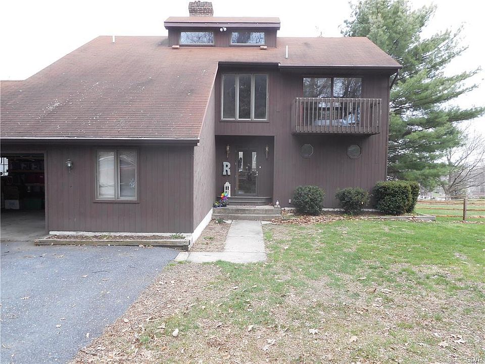 1st image of 632 Bishops Pl