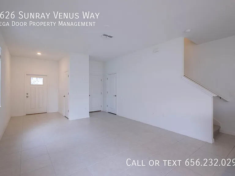 2626 Sunray Venus Way — Photo 8
