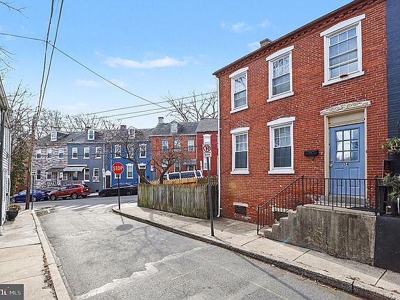 3rd image of 124 S Arch St