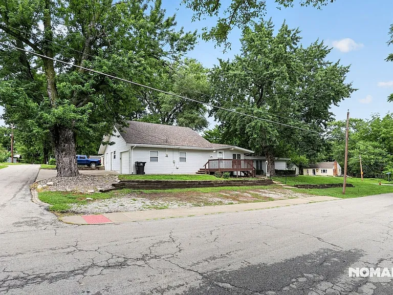 420 E Aberdeen St — Photo 27