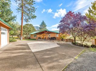 7811 Lost Creek Rd, Eagle Point, OR 97524