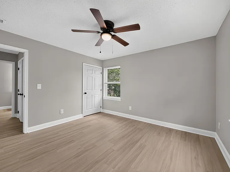 Spring Branch Apartments — Photo 45