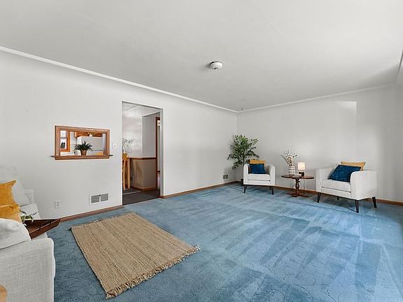 2nd image of 2319 N Viola St